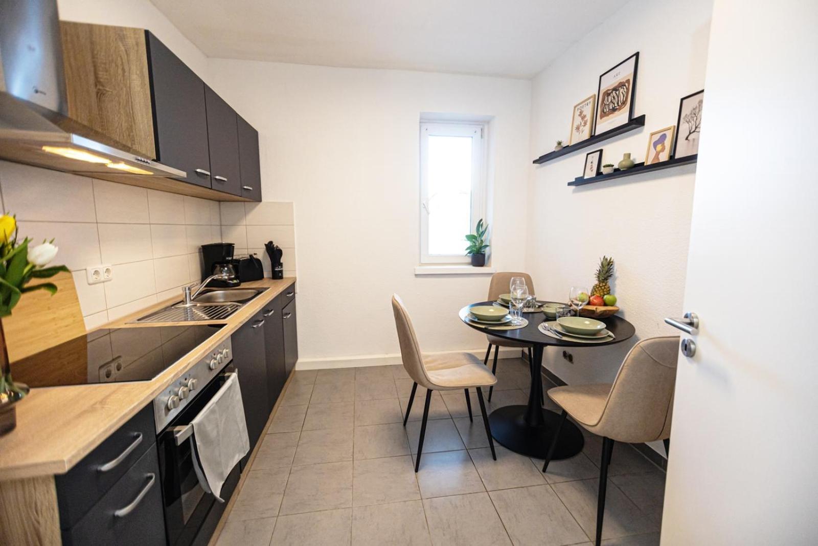 יינה Blossfeld-Apartments Geraeumige Stadtoase Mitten Im Zentrum Mit 3 Schlafzimmern, Gratis Parkplatz, W-Lan, Netflix מראה חיצוני תמונה
