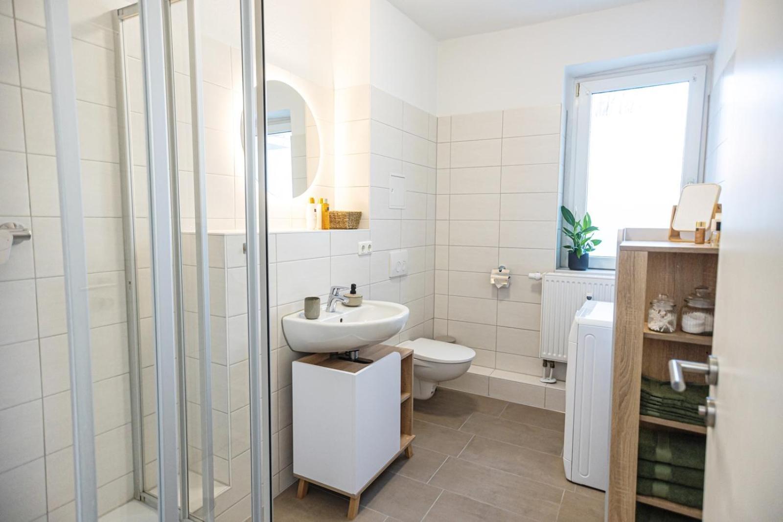 יינה Blossfeld-Apartments Geraeumige Stadtoase Mitten Im Zentrum Mit 3 Schlafzimmern, Gratis Parkplatz, W-Lan, Netflix מראה חיצוני תמונה